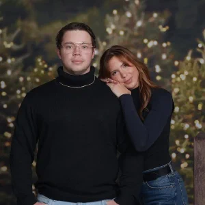 Pose 28 in Duo Poses category