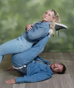 Pose 31 in Duo Poses category