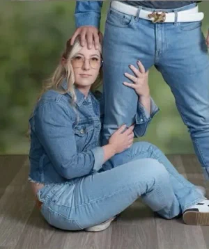 Pose 41 in Duo Poses category